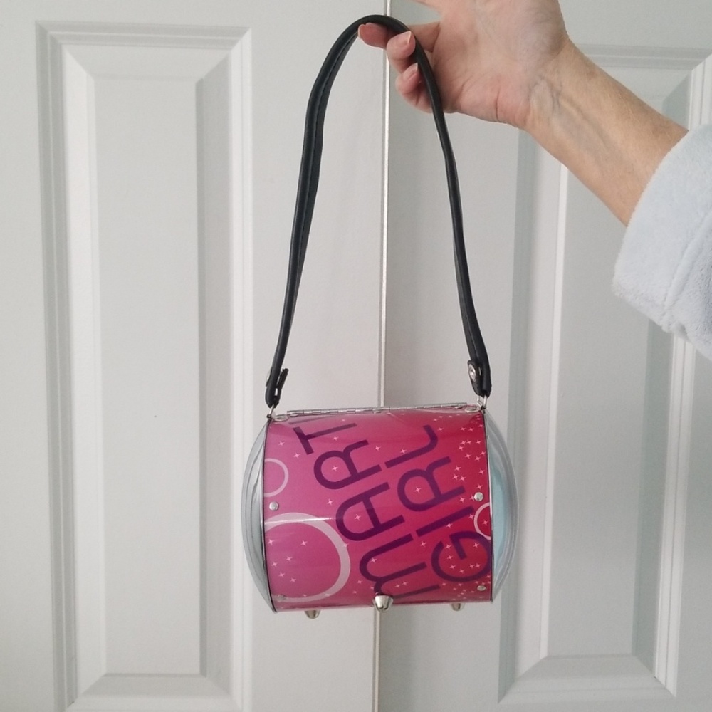 Pro-FAN-ity purse